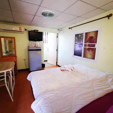 Hi Tech Resort Kabin Buri Dış mekan fotoğraf