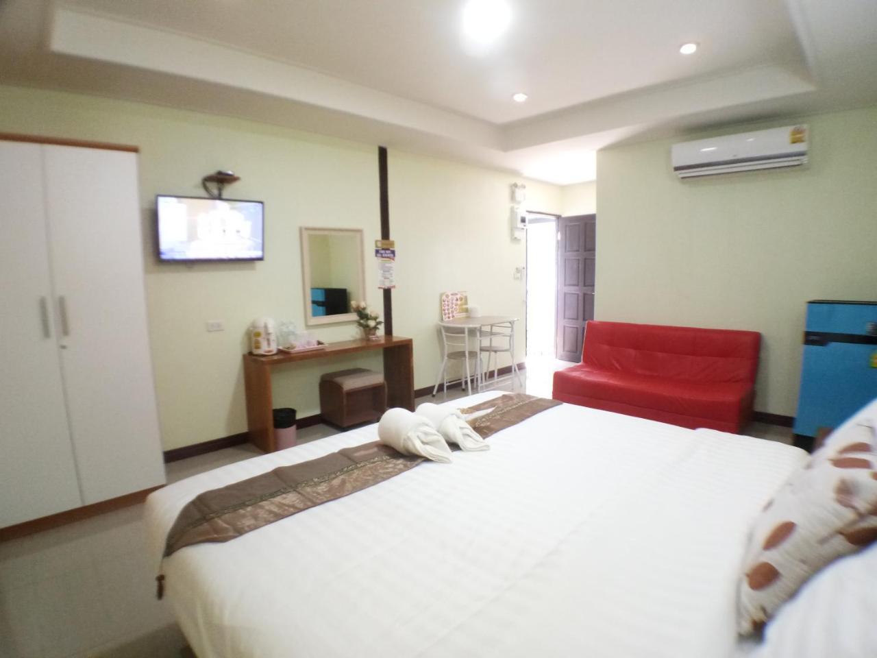 Hi Tech Resort Kabin Buri Oda fotoğraf