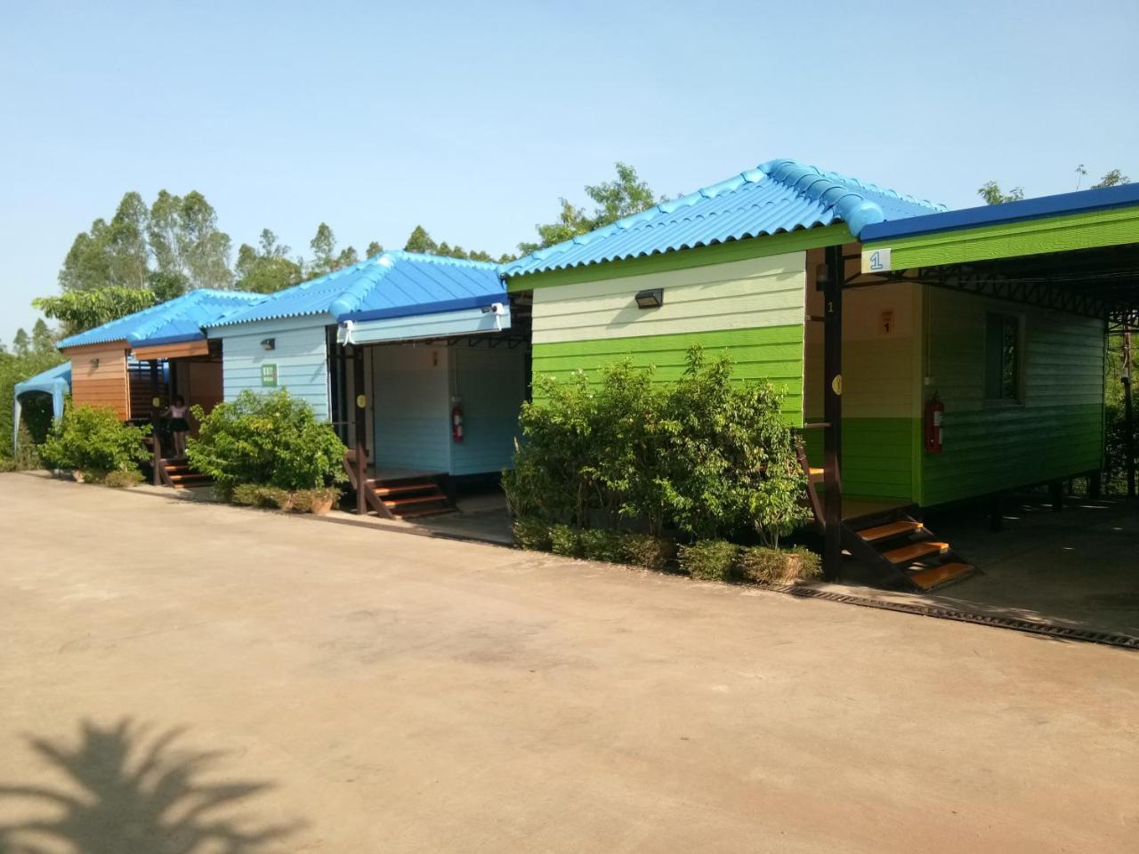 Hi Tech Resort Kabin Buri Oda fotoğraf