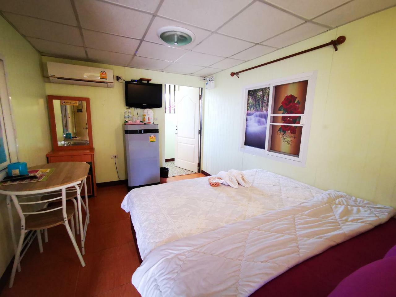 Hi Tech Resort Kabin Buri Dış mekan fotoğraf