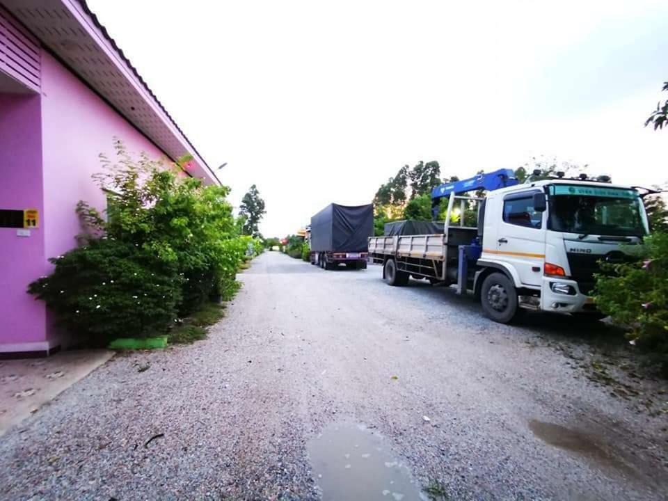 Hi Tech Resort Kabin Buri Dış mekan fotoğraf